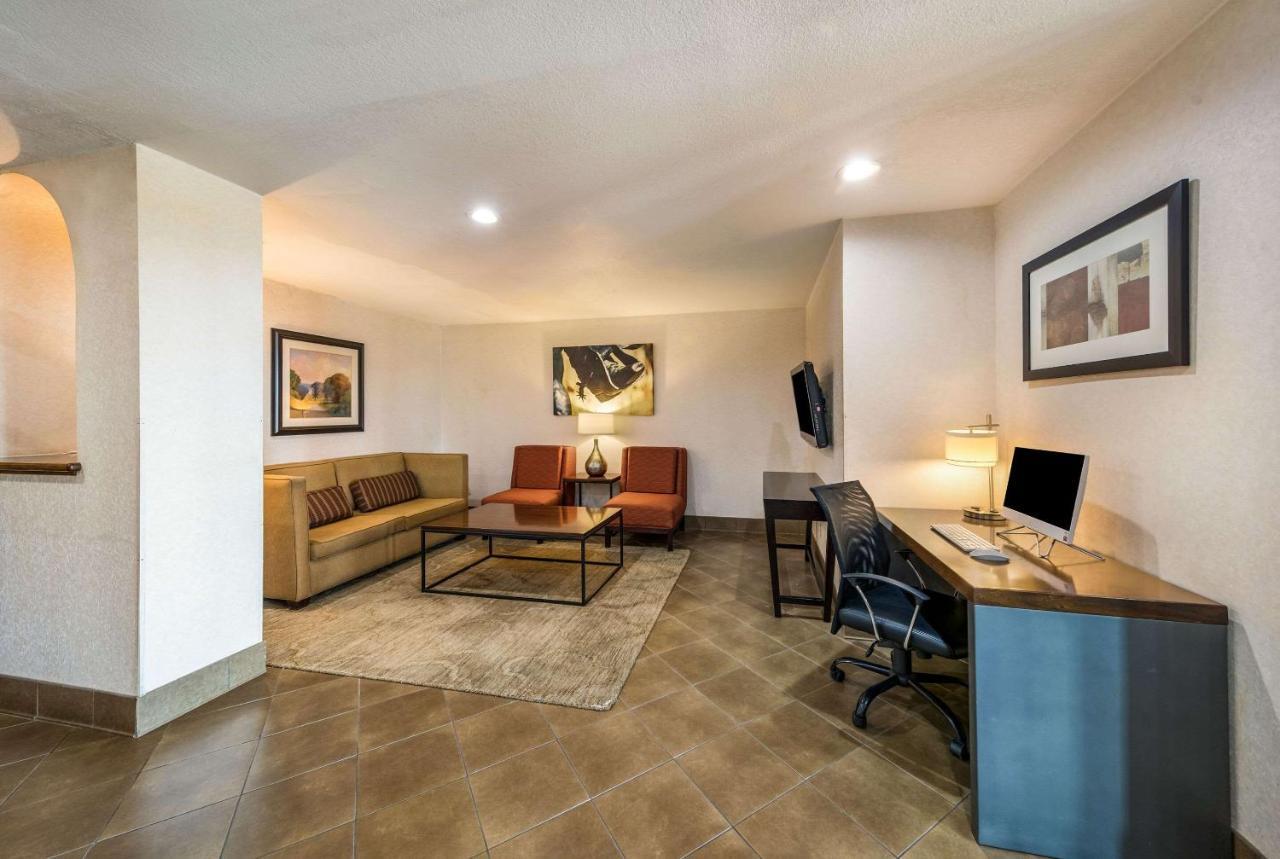Quality Inn & Suites Garland - East Dallas Екстер'єр фото