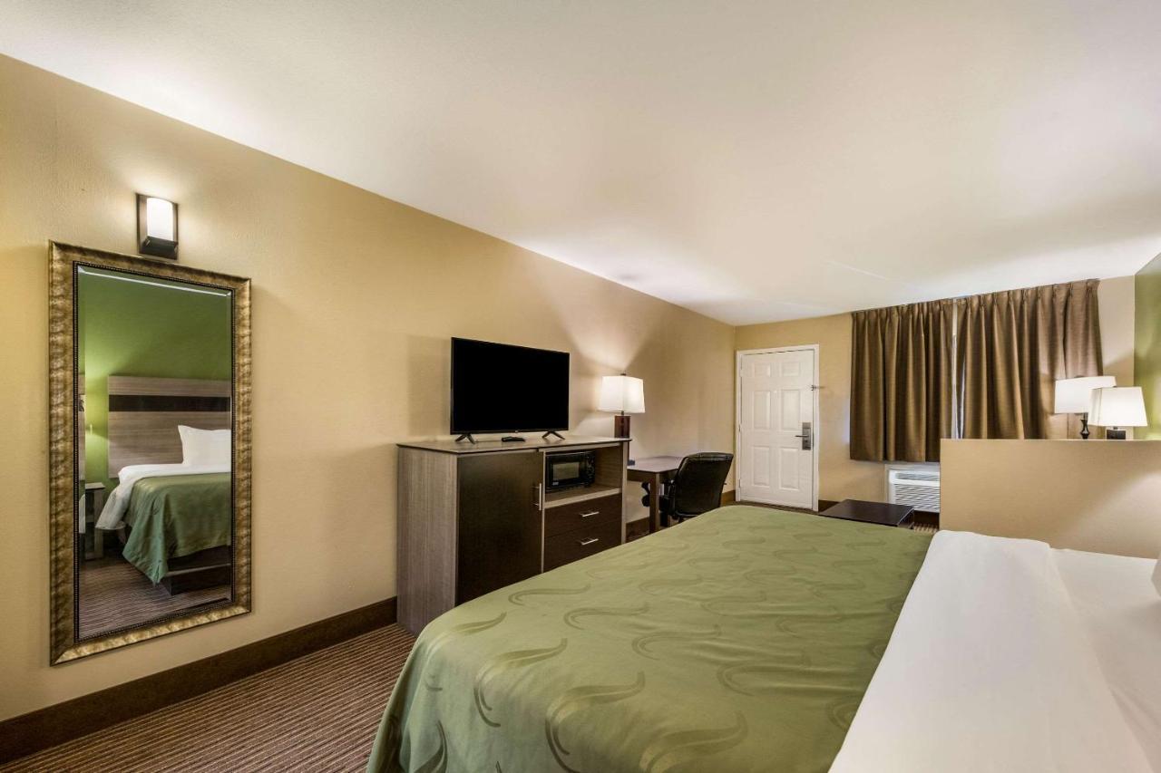 Quality Inn & Suites Garland - East Dallas Екстер'єр фото