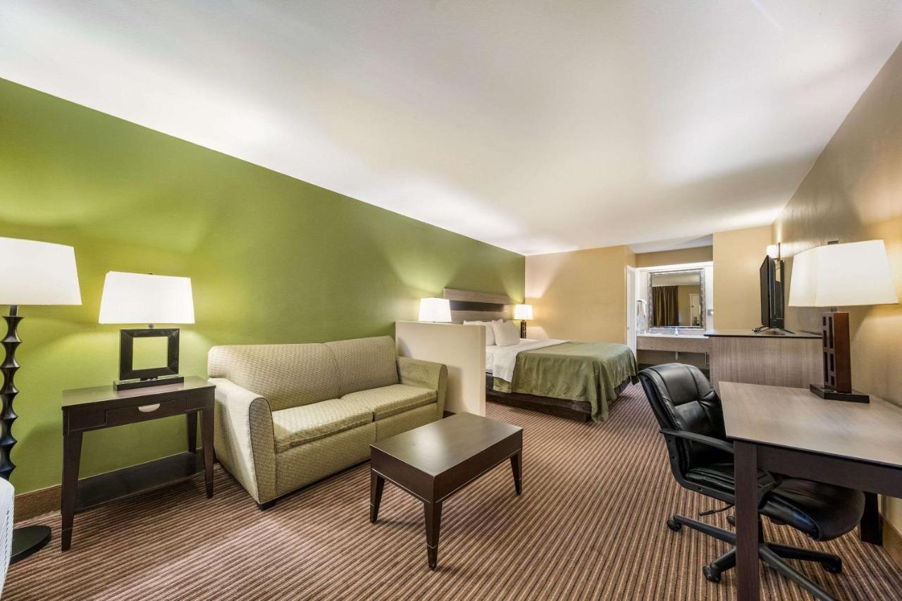 Quality Inn & Suites Garland - East Dallas Екстер'єр фото