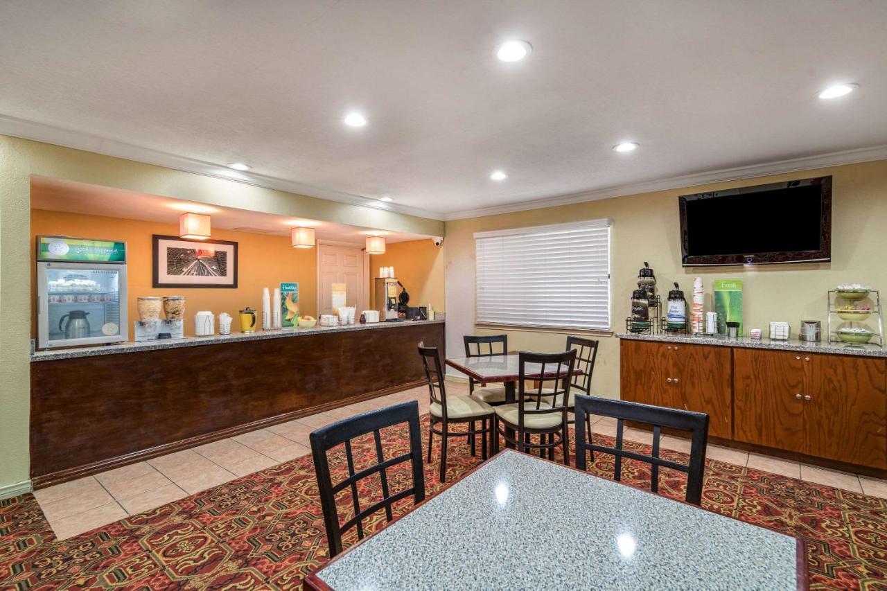 Quality Inn & Suites Garland - East Dallas Екстер'єр фото