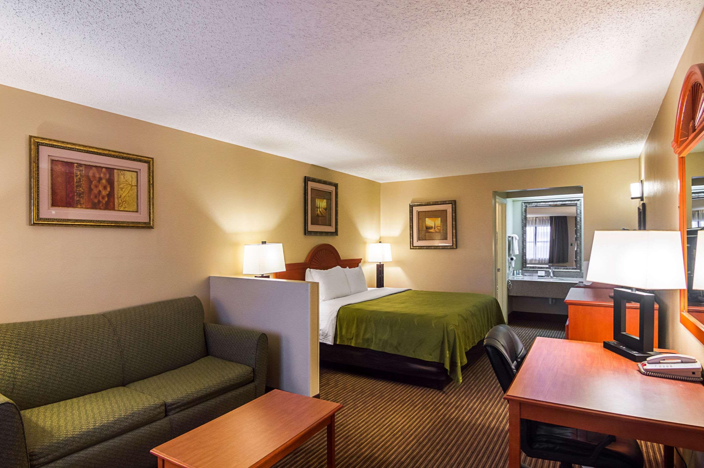 Quality Inn & Suites Garland - East Dallas Екстер'єр фото