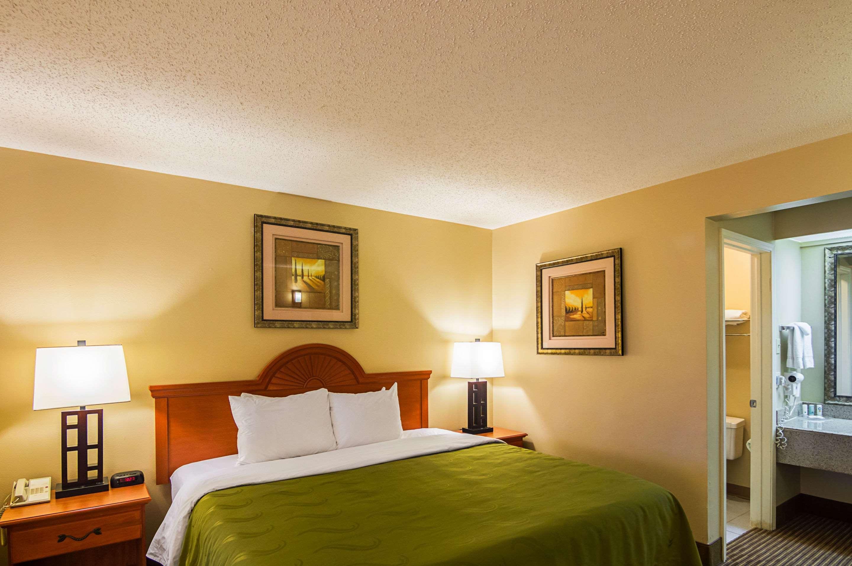 Quality Inn & Suites Garland - East Dallas Екстер'єр фото