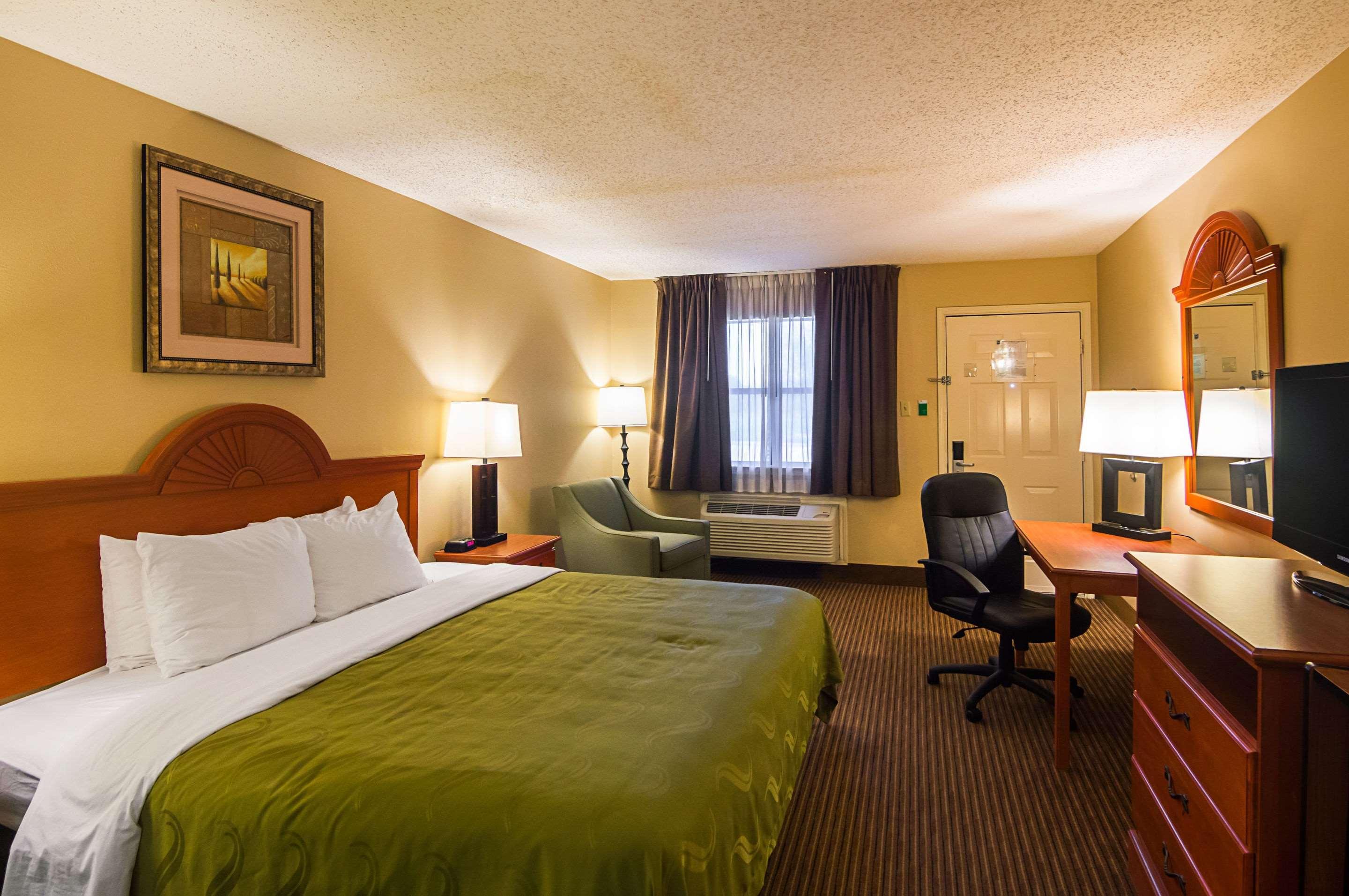 Quality Inn & Suites Garland - East Dallas Екстер'єр фото