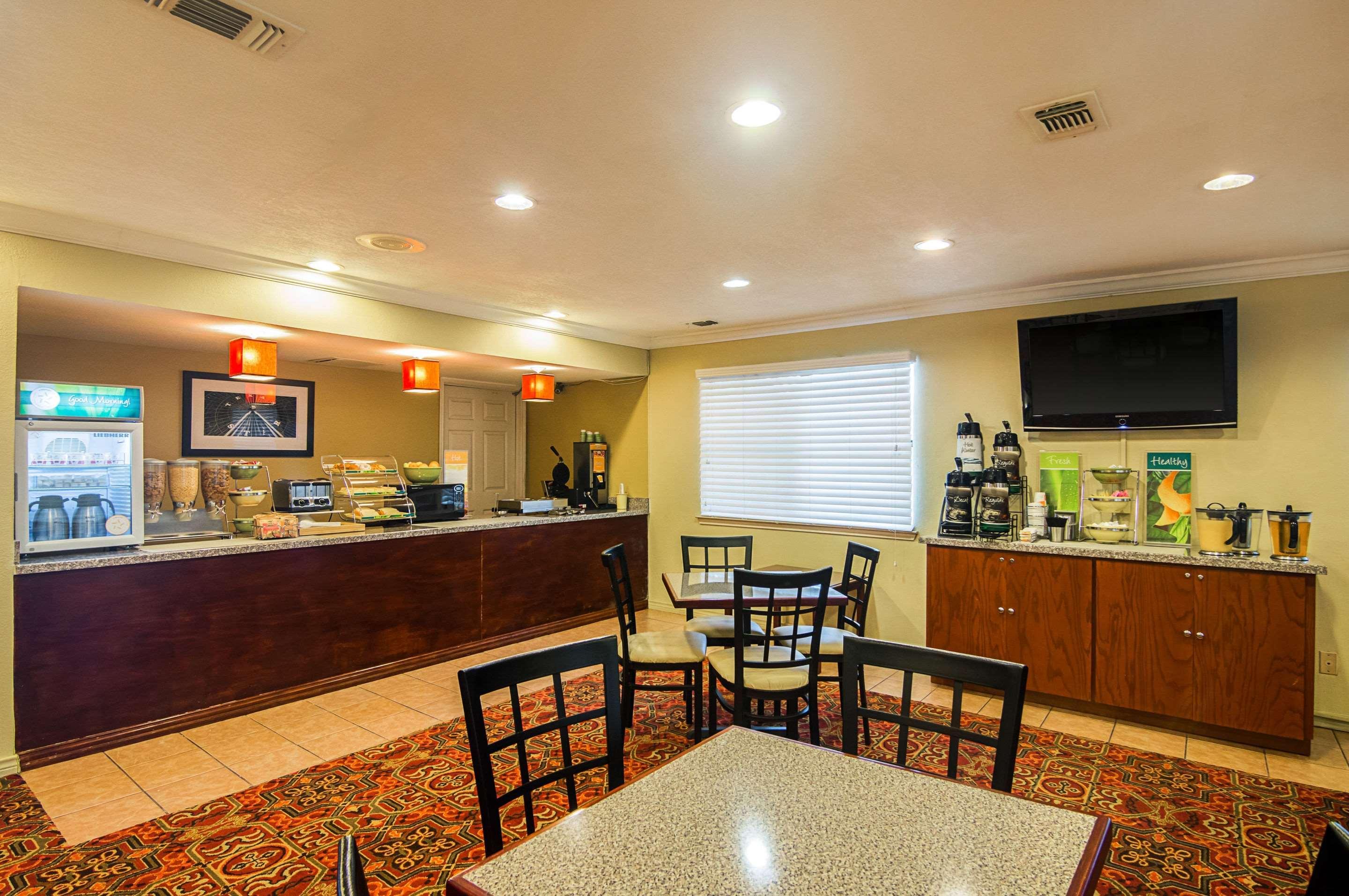 Quality Inn & Suites Garland - East Dallas Екстер'єр фото