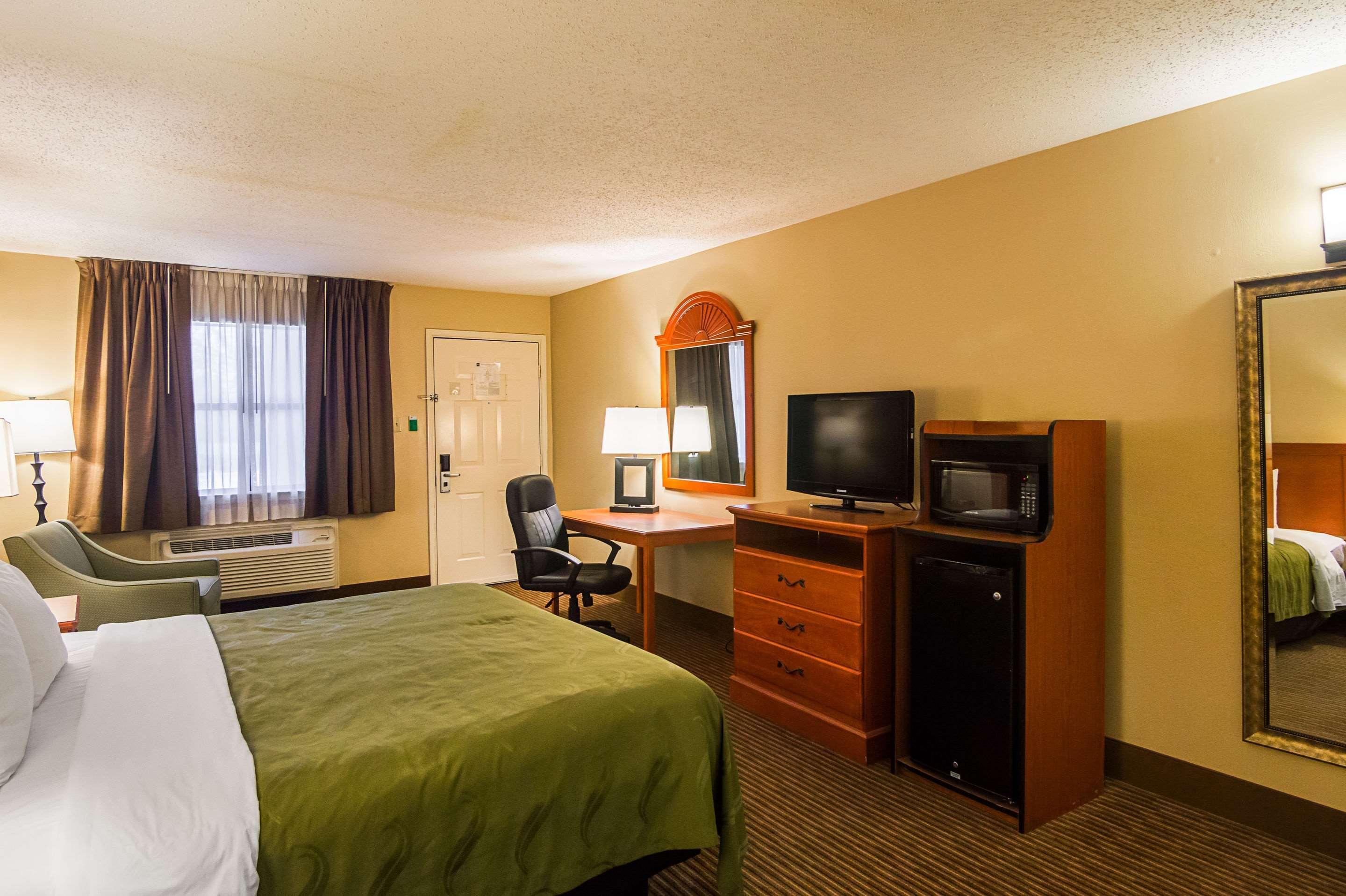 Quality Inn & Suites Garland - East Dallas Екстер'єр фото