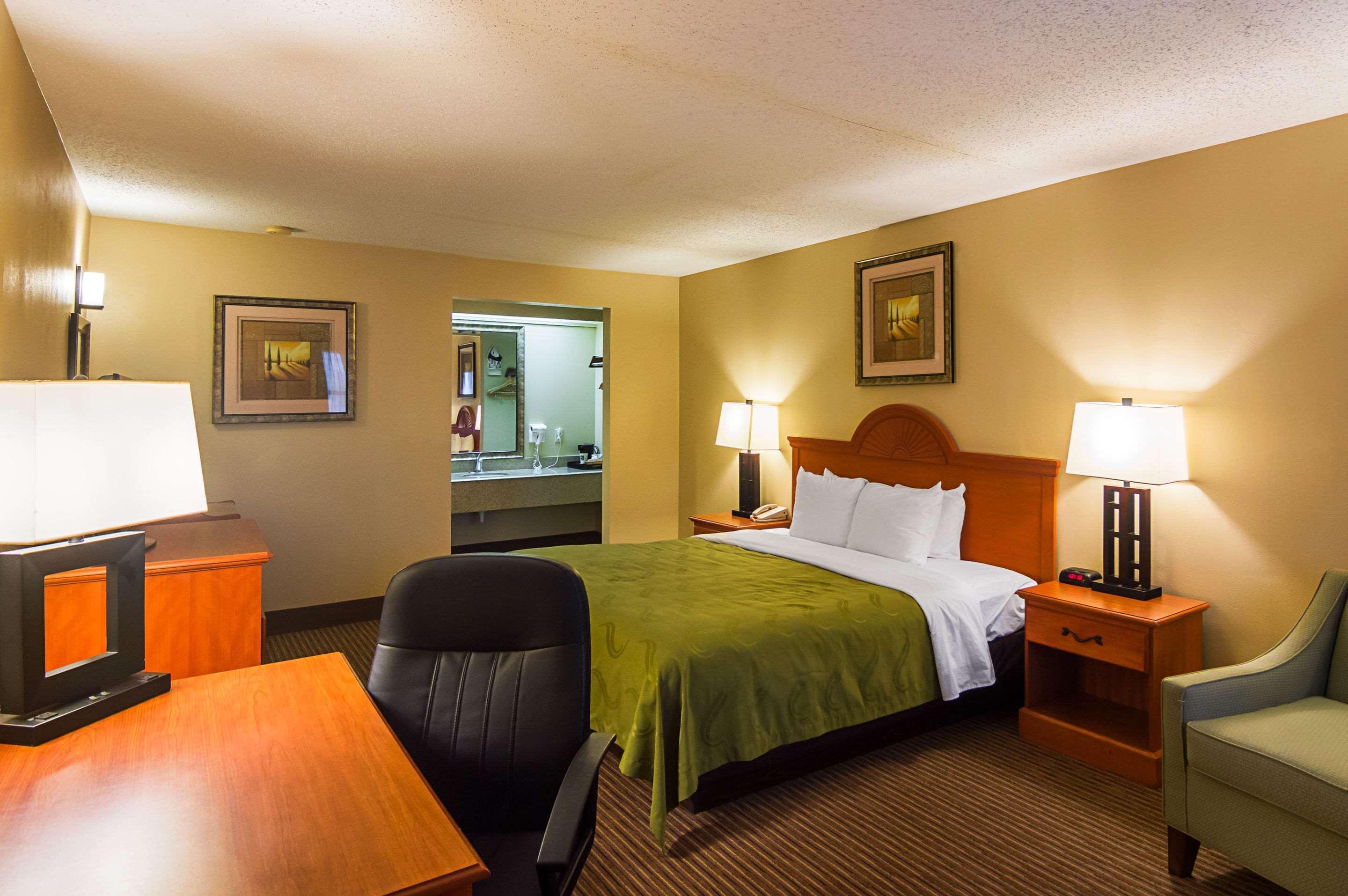 Quality Inn & Suites Garland - East Dallas Екстер'єр фото