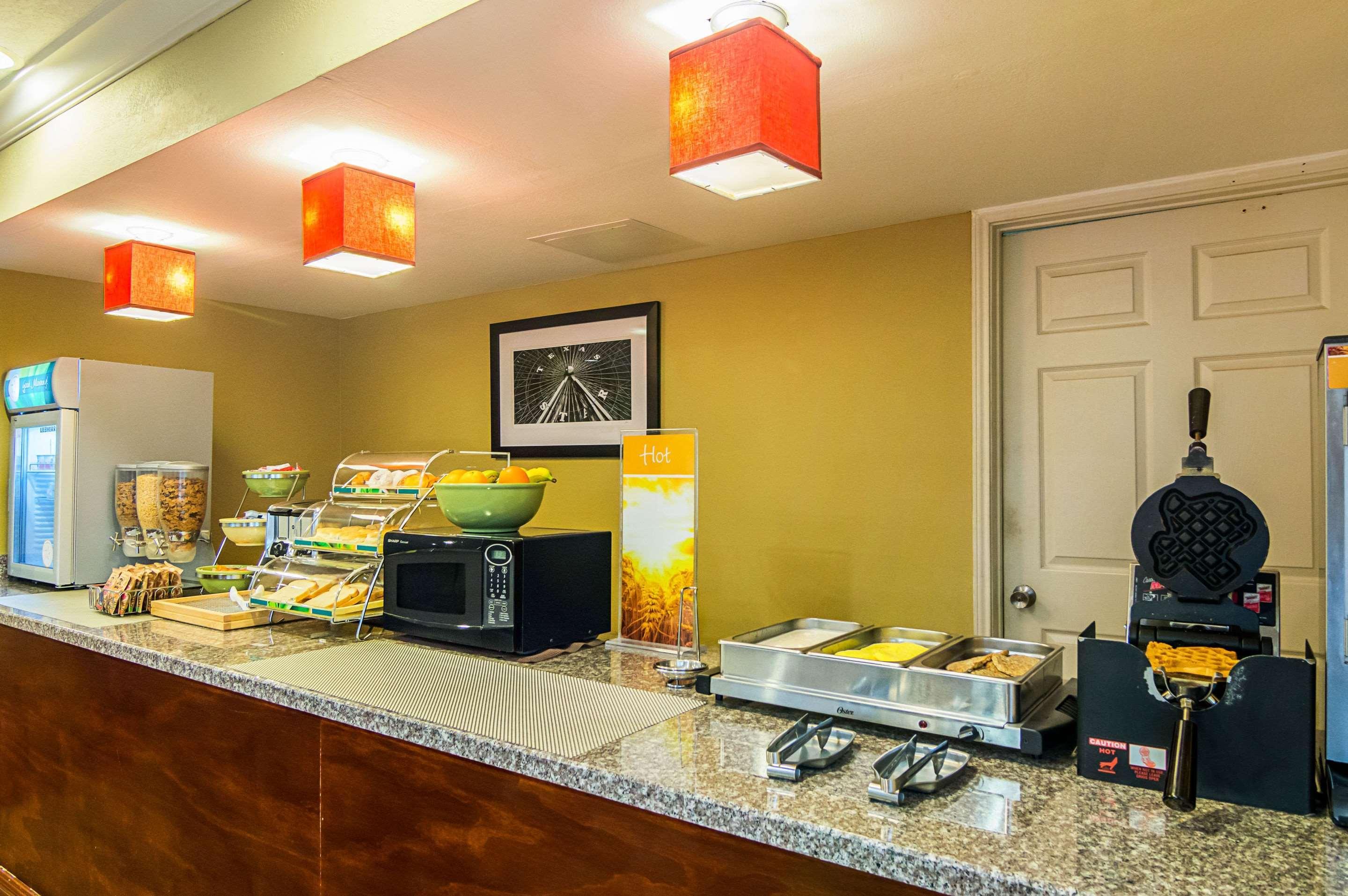 Quality Inn & Suites Garland - East Dallas Екстер'єр фото