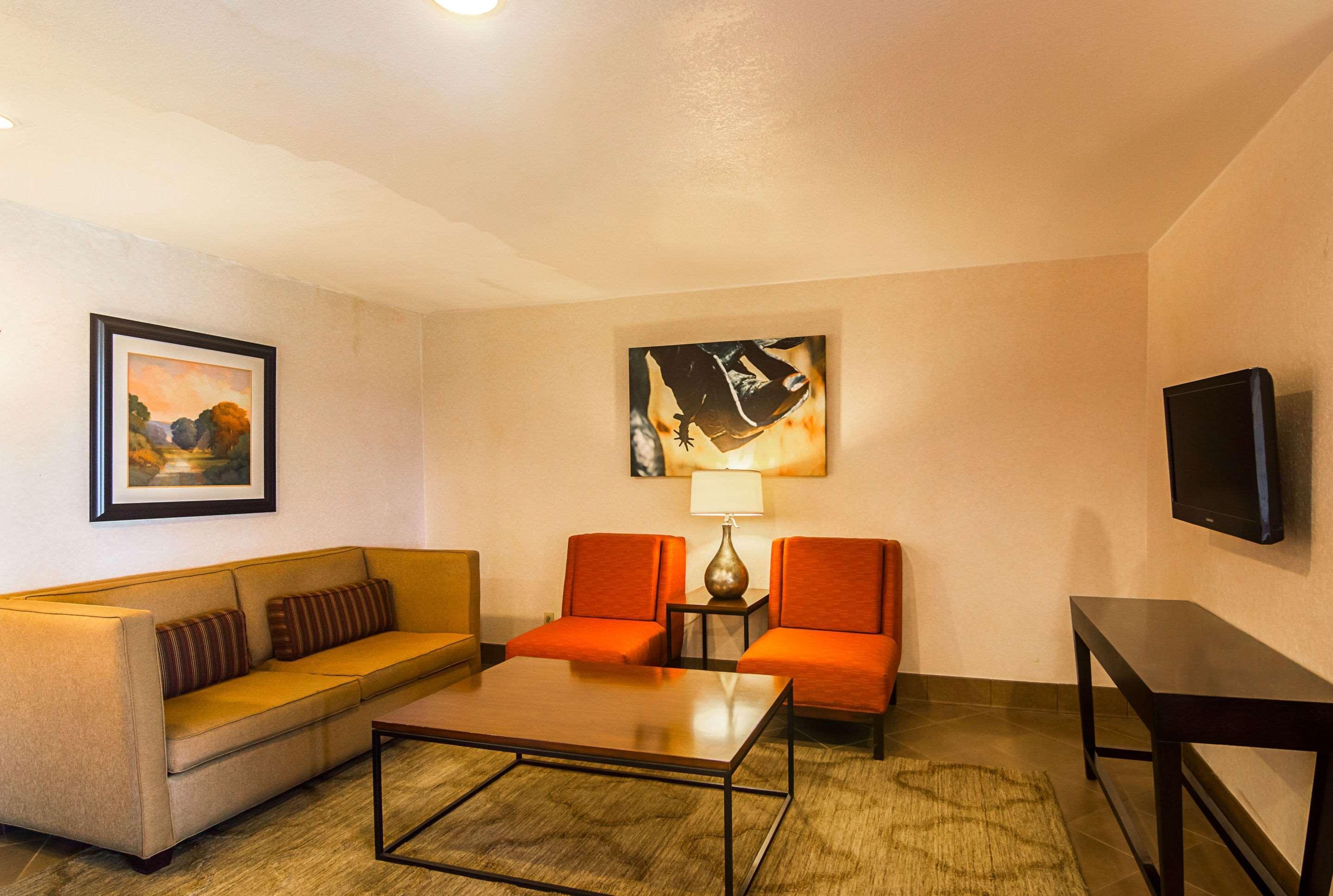 Quality Inn & Suites Garland - East Dallas Екстер'єр фото