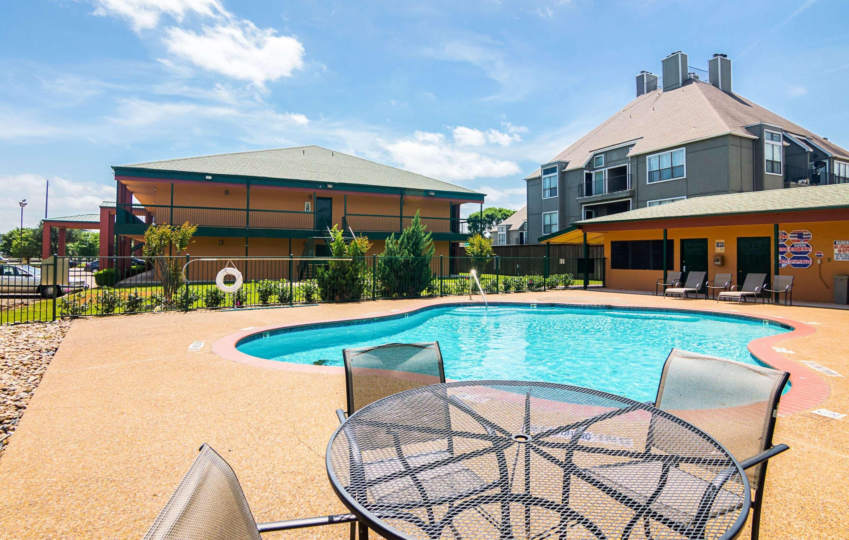 Quality Inn & Suites Garland - East Dallas Екстер'єр фото