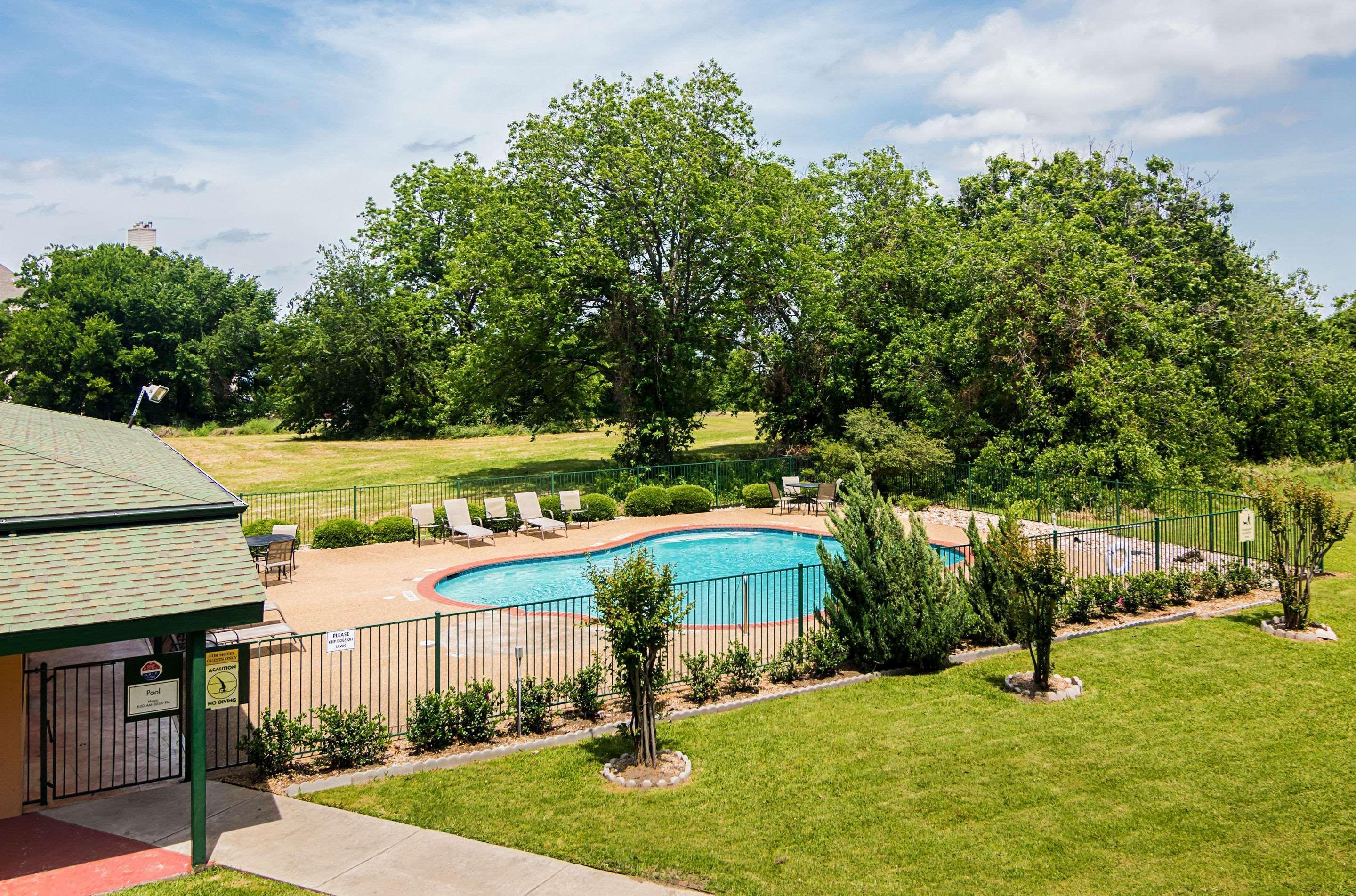 Quality Inn & Suites Garland - East Dallas Екстер'єр фото