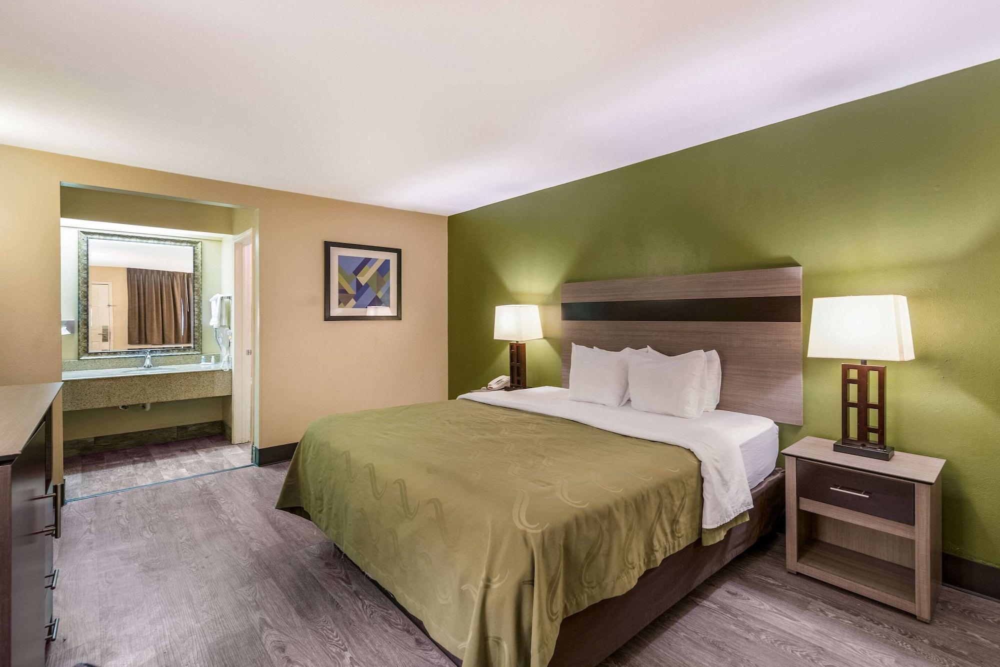 Quality Inn & Suites Garland - East Dallas Екстер'єр фото