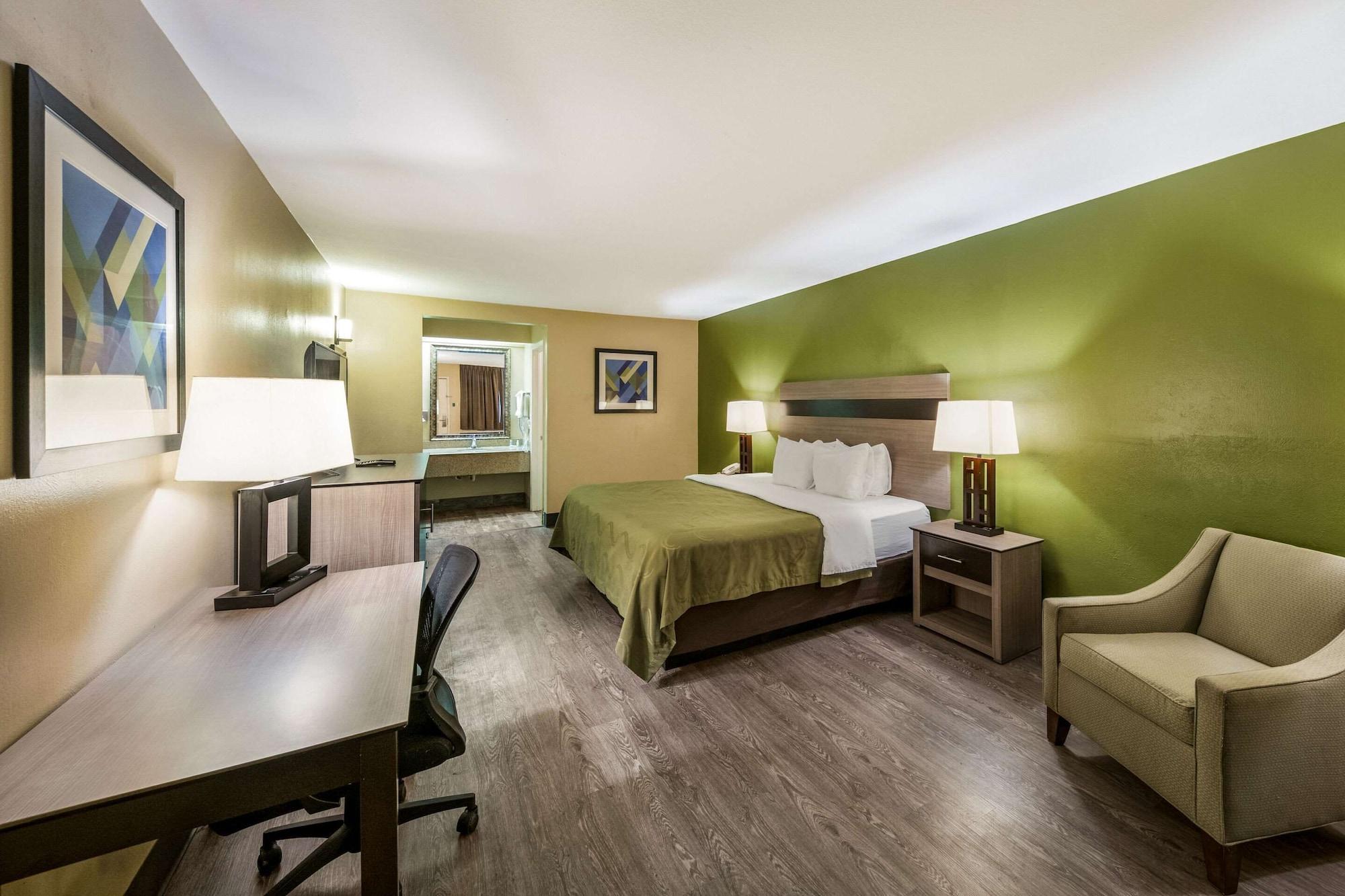 Quality Inn & Suites Garland - East Dallas Екстер'єр фото